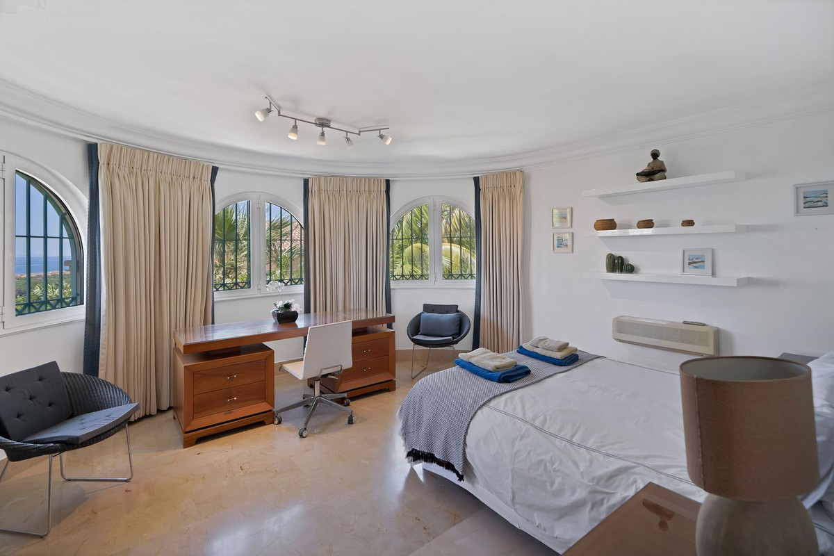 Huis te koop in Hacienda Las Chapas | 6 slaapkamers H5390014