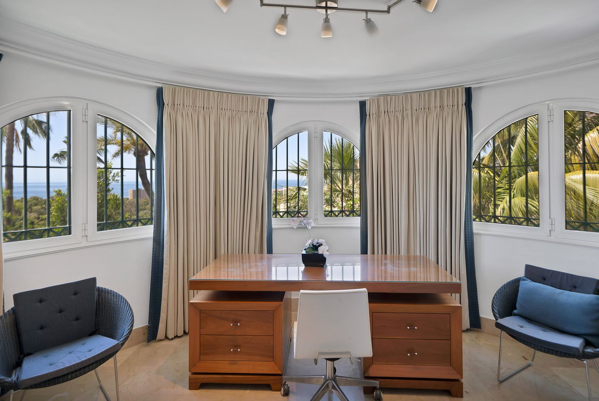 Huis te koop in Hacienda Las Chapas | 6 slaapkamers H5390014
