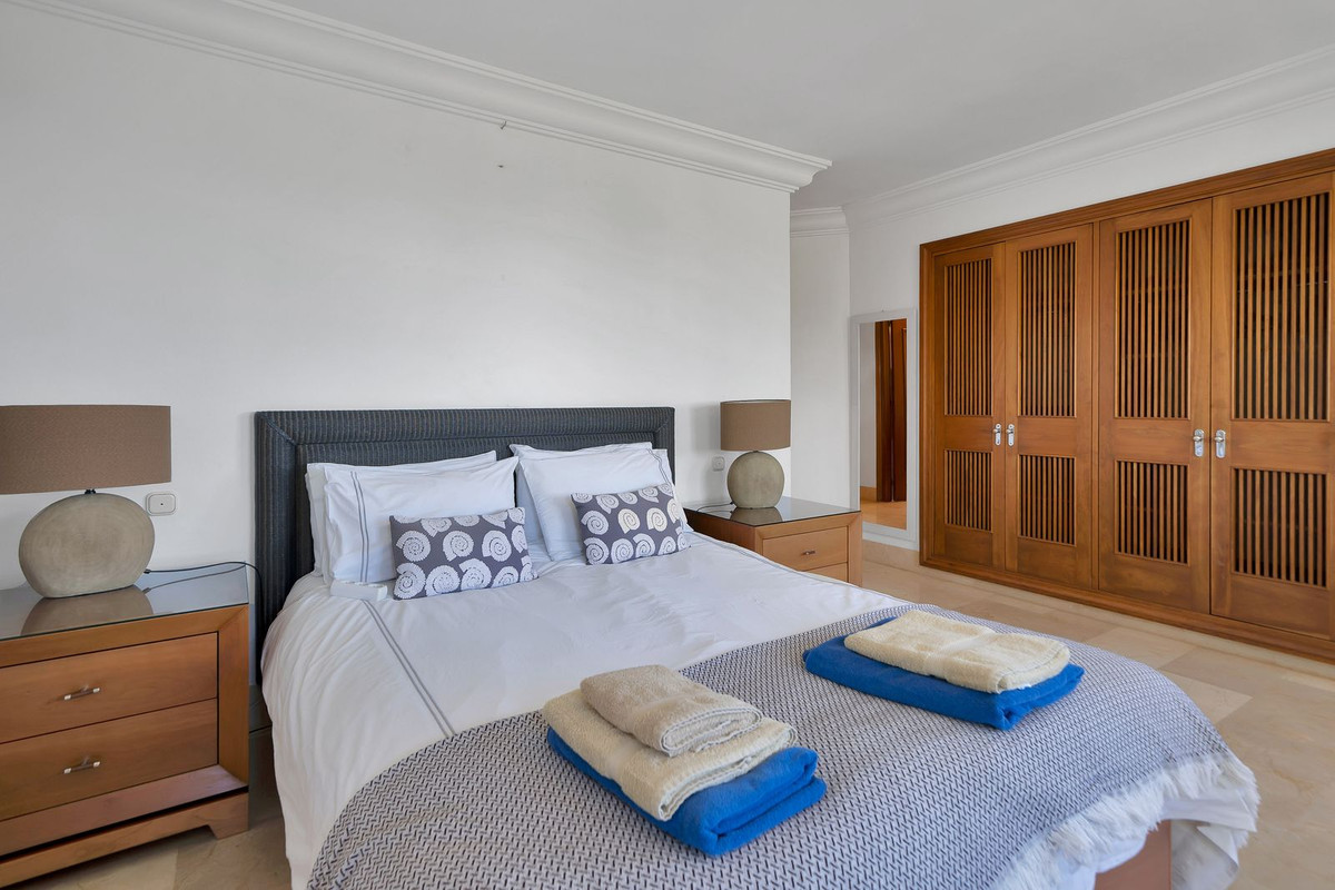 Huis te koop in Hacienda Las Chapas | 6 slaapkamers H5390014