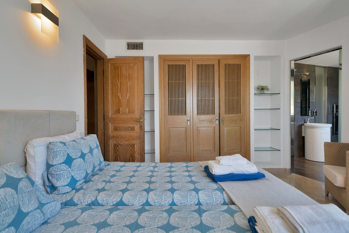 Huis te koop in Hacienda Las Chapas | 6 slaapkamers H5390014