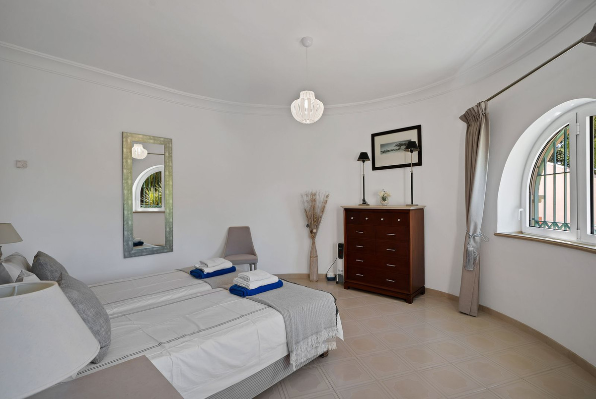 Huis te koop in Hacienda Las Chapas | 6 slaapkamers H5390014