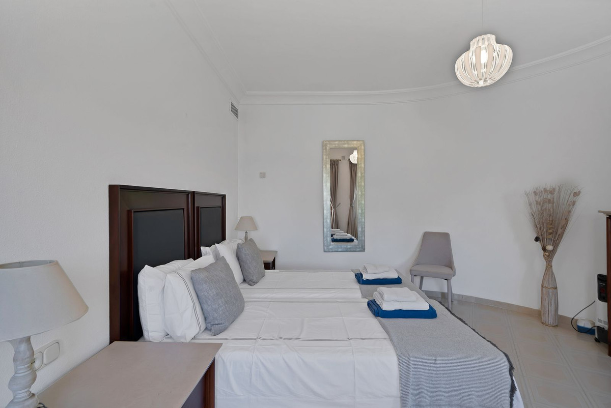 Huis te koop in Hacienda Las Chapas | 6 slaapkamers H5390014