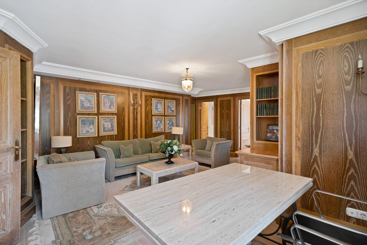 Huis te koop in Hacienda Las Chapas | 6 slaapkamers H5390014