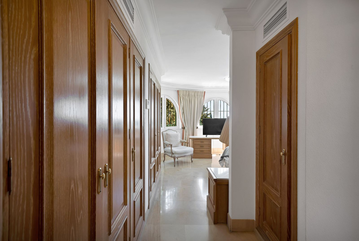 Huis te koop in Hacienda Las Chapas | 6 slaapkamers H5390014