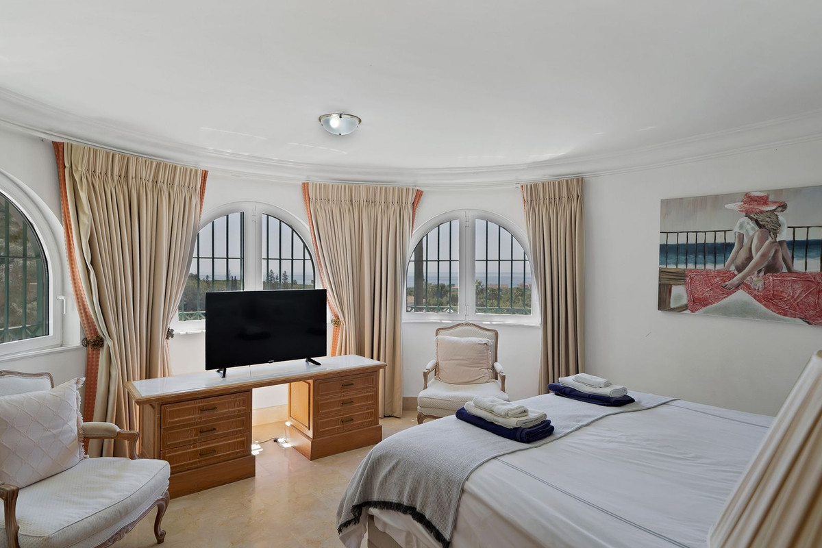 Huis te koop in Hacienda Las Chapas | 6 slaapkamers H5390014