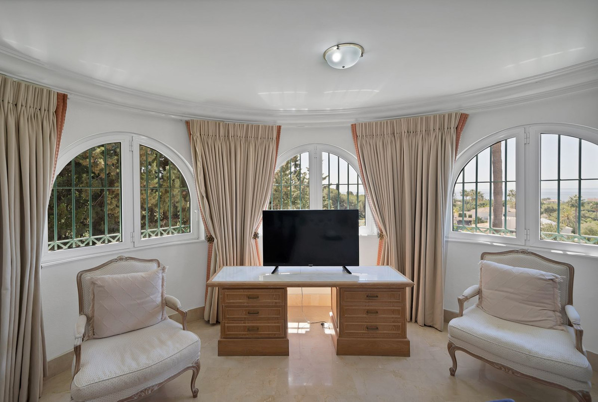 Huis te koop in Hacienda Las Chapas | 6 slaapkamers H5390014