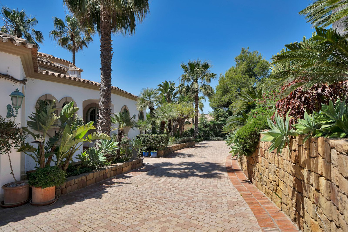 Huis te koop in Hacienda Las Chapas | 6 slaapkamers H5390014