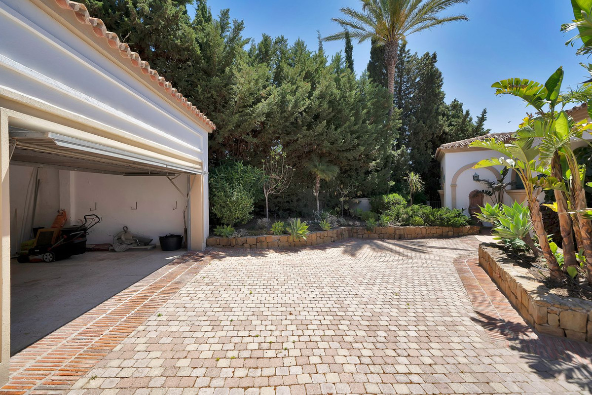Huis te koop in Hacienda Las Chapas | 6 slaapkamers H5390014