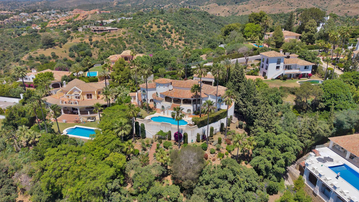 Huis te koop in Hacienda Las Chapas | 6 slaapkamers H5390014