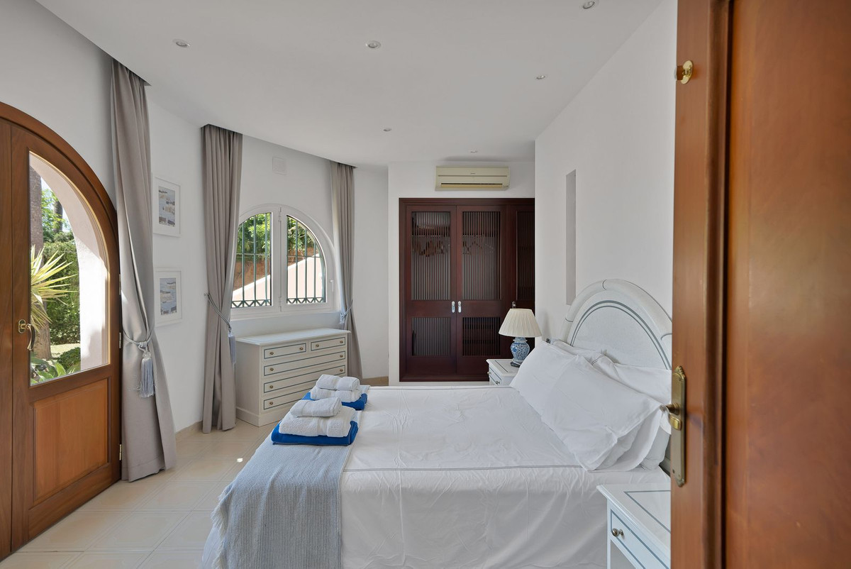 Huis te koop in Hacienda Las Chapas | 6 slaapkamers H5390014