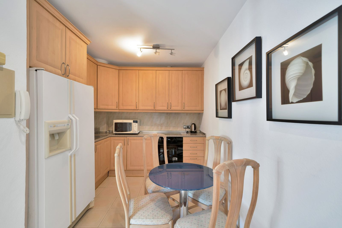 Huis te koop in Hacienda Las Chapas | 6 slaapkamers H5390014