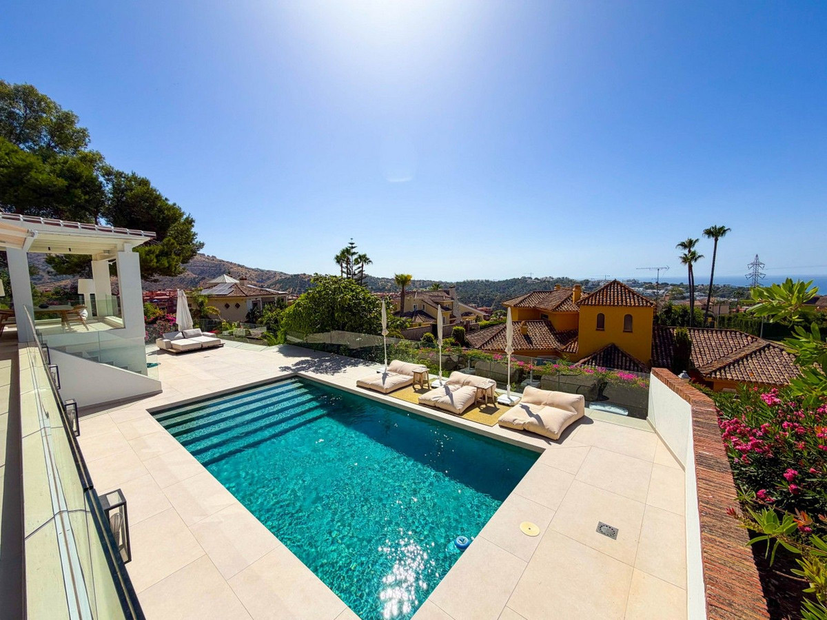 Huis te koop in Hacienda Las Chapas | 6 slaapkamers H5486548