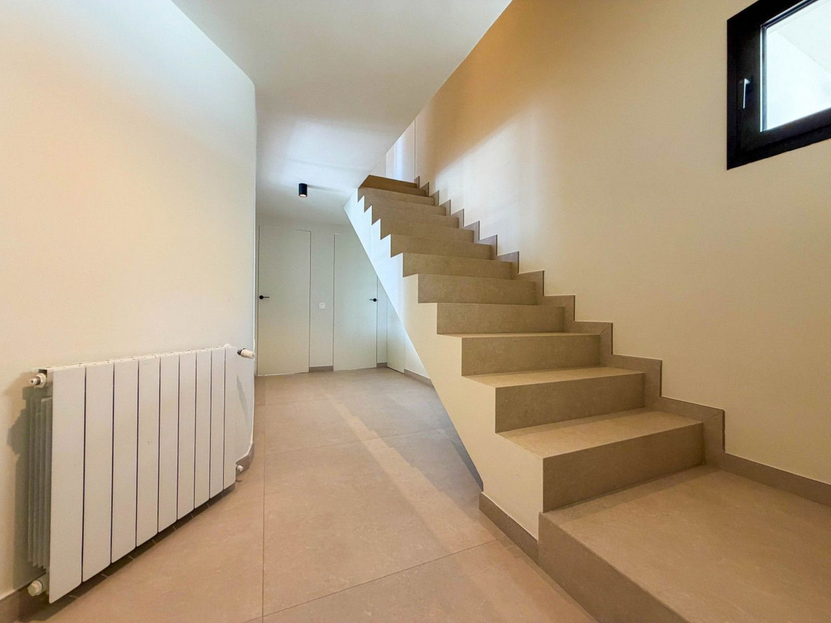 Huis te koop in Hacienda Las Chapas | 6 slaapkamers H5486548