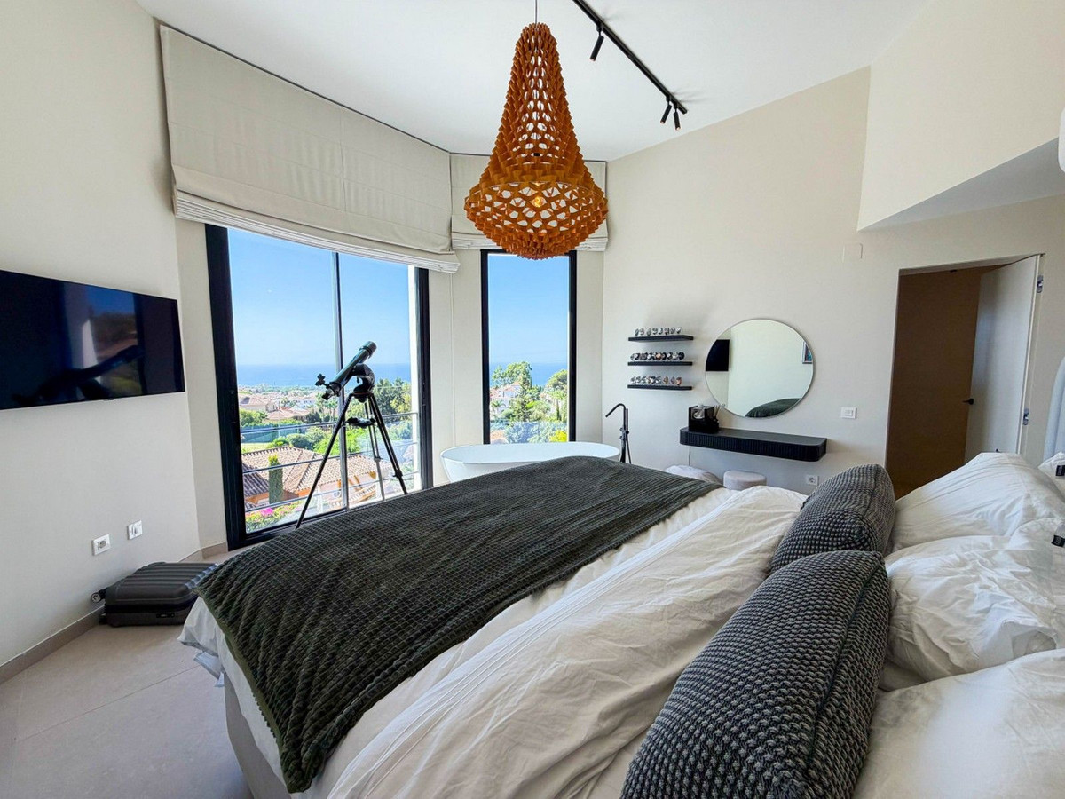 Huis te koop in Hacienda Las Chapas | 6 slaapkamers H5486548