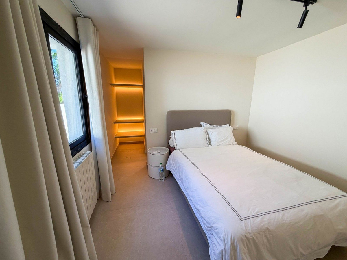 Huis te koop in Hacienda Las Chapas | 6 slaapkamers H5486548