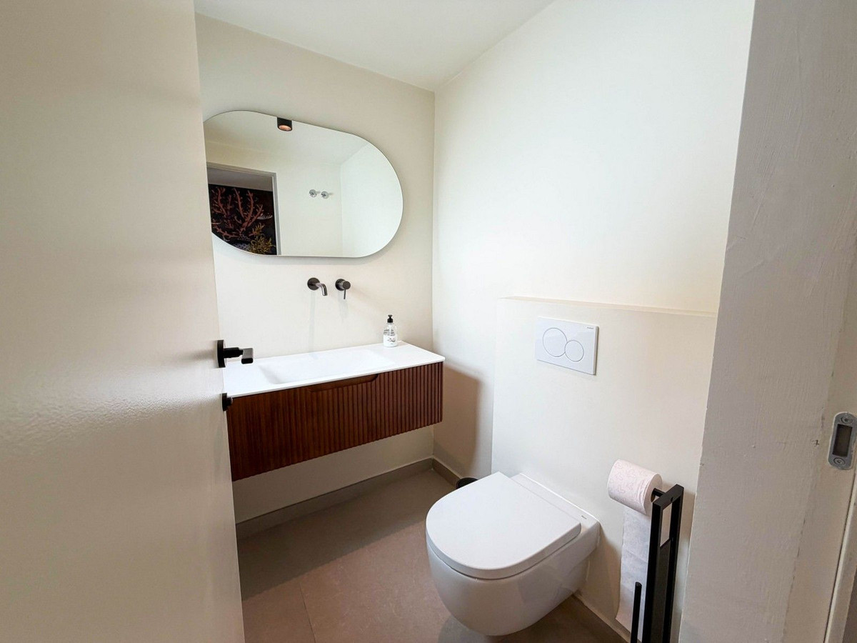 Huis te koop in Hacienda Las Chapas | 6 slaapkamers H5486548