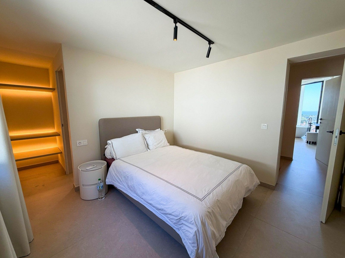 Huis te koop in Hacienda Las Chapas | 6 slaapkamers H5486548