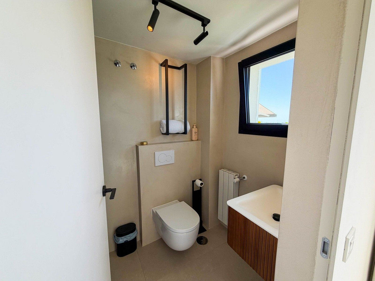 Huis te koop in Hacienda Las Chapas | 6 slaapkamers H5486548