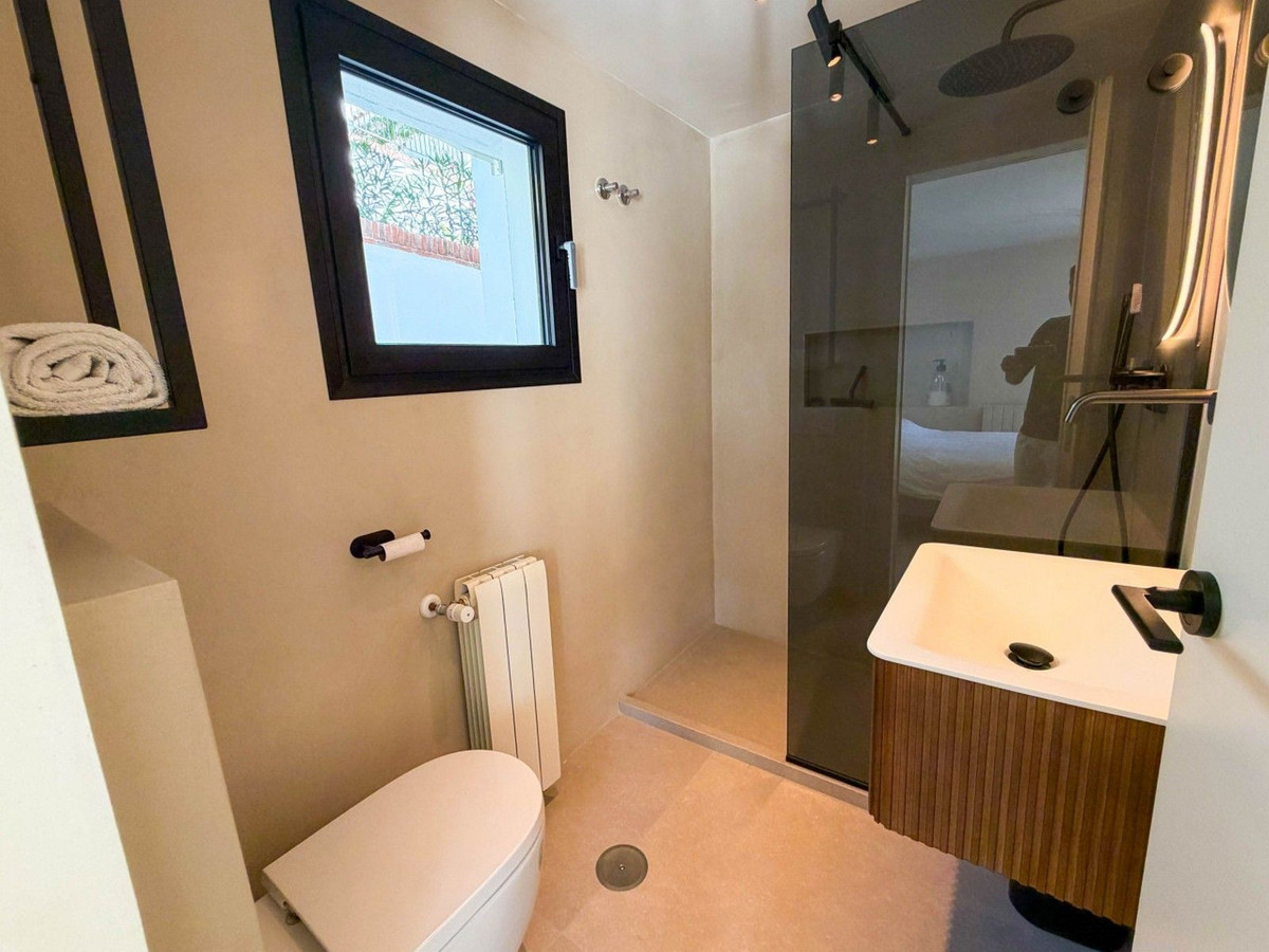 Huis te koop in Hacienda Las Chapas | 6 slaapkamers H5486548