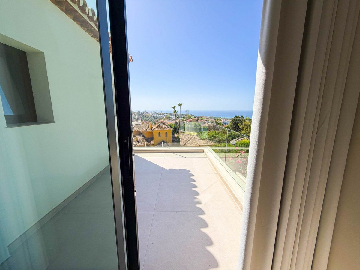 Huis te koop in Hacienda Las Chapas | 6 slaapkamers H5486548