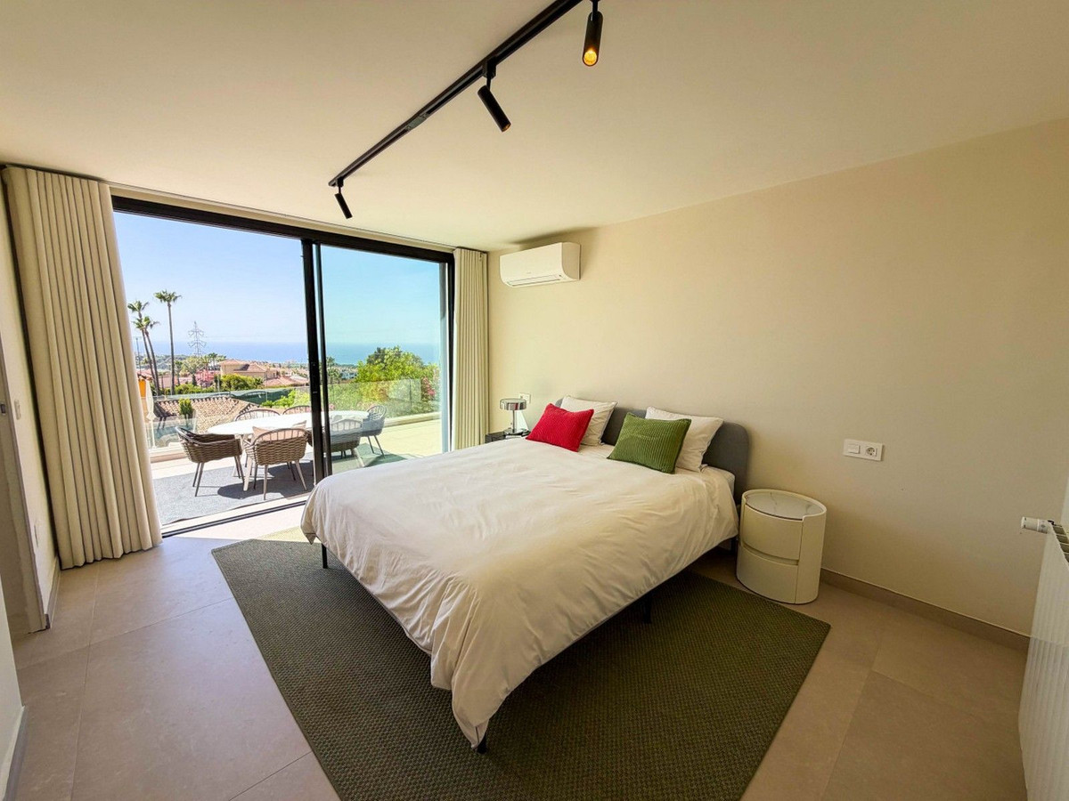 Huis te koop in Hacienda Las Chapas | 6 slaapkamers H5486548