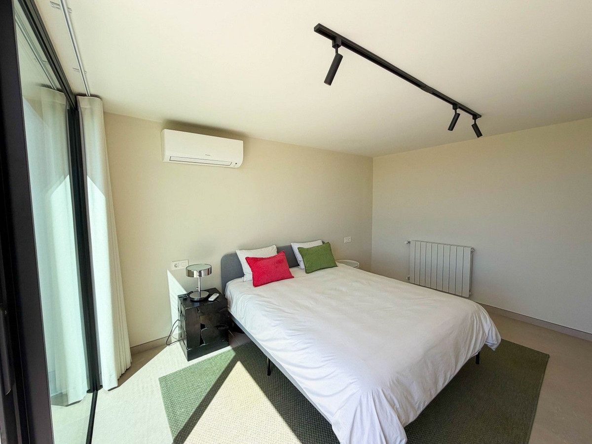 Huis te koop in Hacienda Las Chapas | 6 slaapkamers H5486548