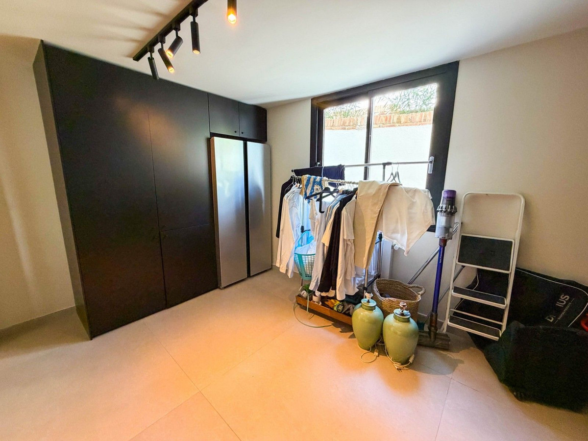 Huis te koop in Hacienda Las Chapas | 6 slaapkamers H5486548