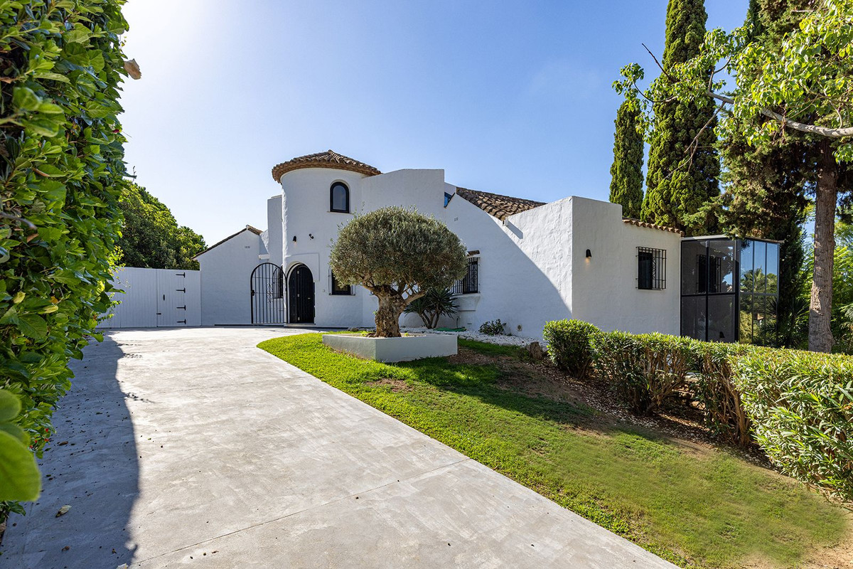 Huis te koop in Hacienda Las Chapas | 5 slaapkamers H5486962