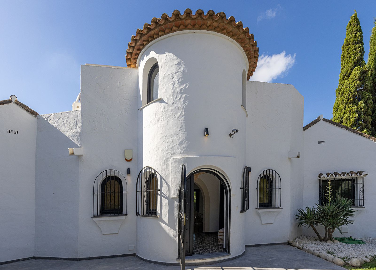 Huis te koop in Hacienda Las Chapas | 5 slaapkamers H5486962