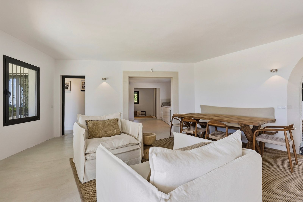 Huis te koop in Hacienda Las Chapas | 5 slaapkamers H5486962