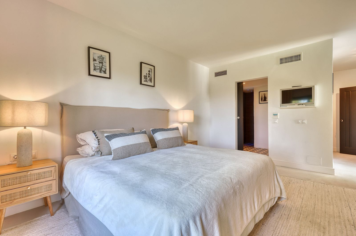 Huis te koop in Hacienda Las Chapas | 5 slaapkamers H5486962
