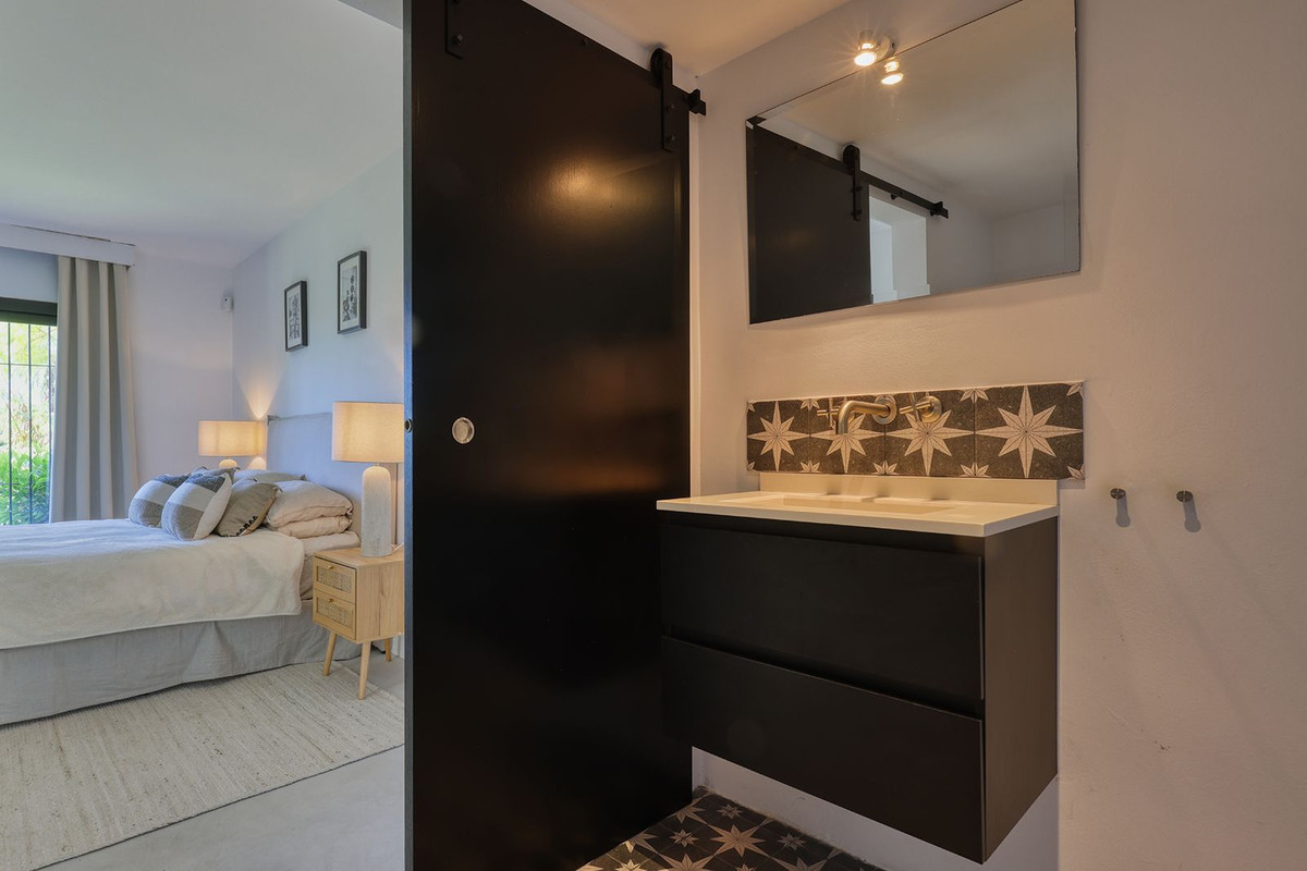 Huis te koop in Hacienda Las Chapas | 5 slaapkamers H5486962