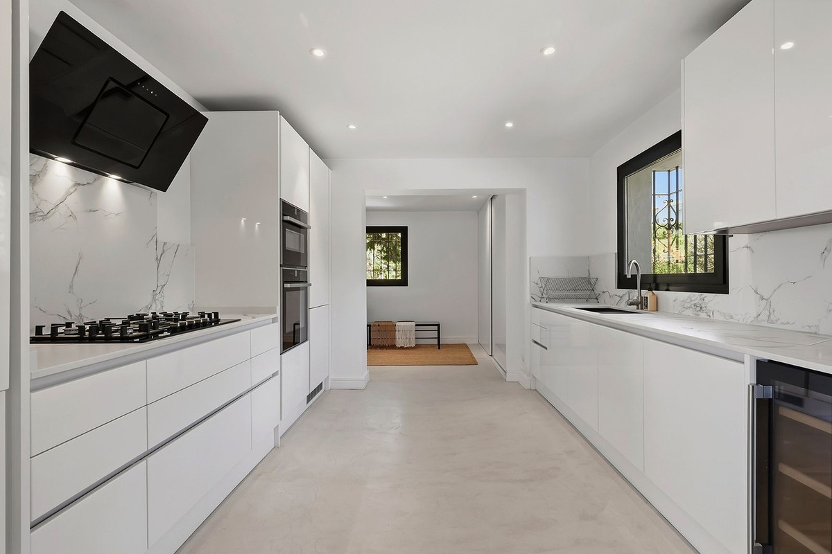 Huis te koop in Hacienda Las Chapas | 5 slaapkamers H5486962
