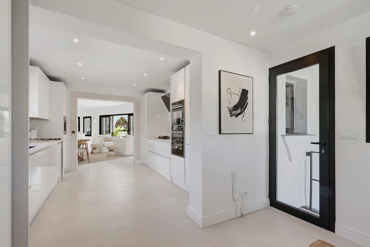 Huis te koop in Hacienda Las Chapas | 5 slaapkamers H5486962