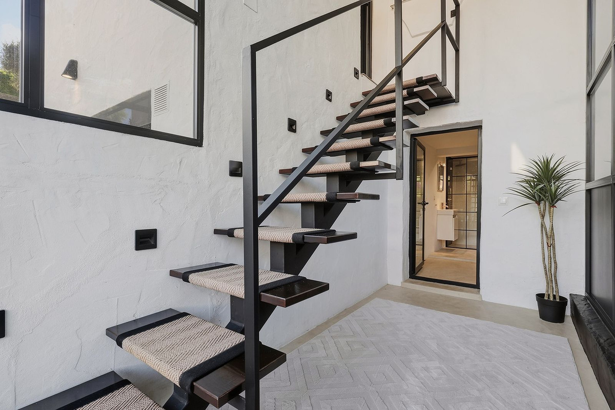 Huis te koop in Hacienda Las Chapas | 5 slaapkamers H5486962