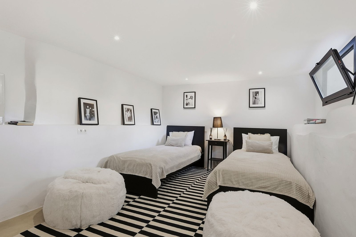 Huis te koop in Hacienda Las Chapas | 5 slaapkamers H5486962
