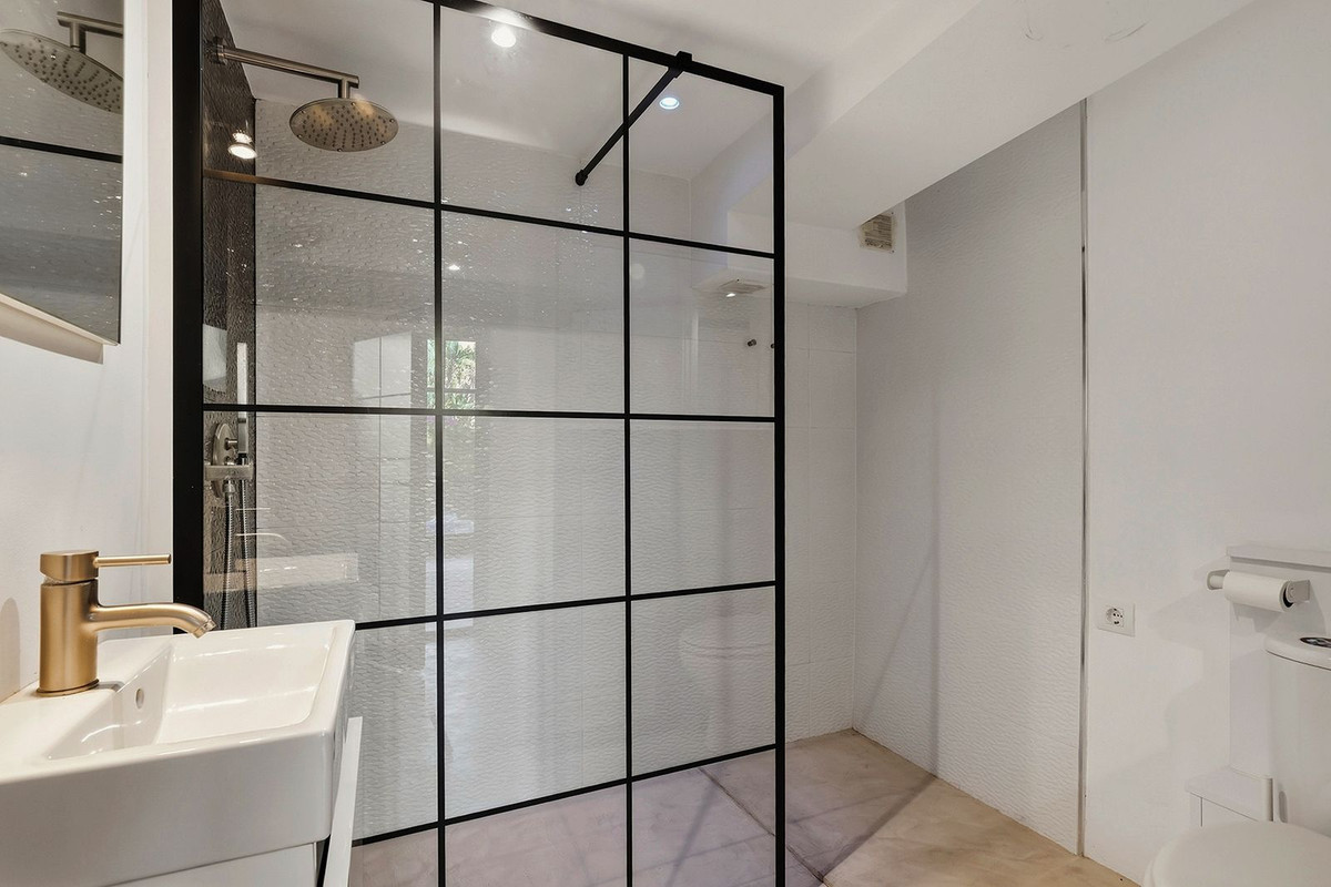 Huis te koop in Hacienda Las Chapas | 5 slaapkamers H5486962