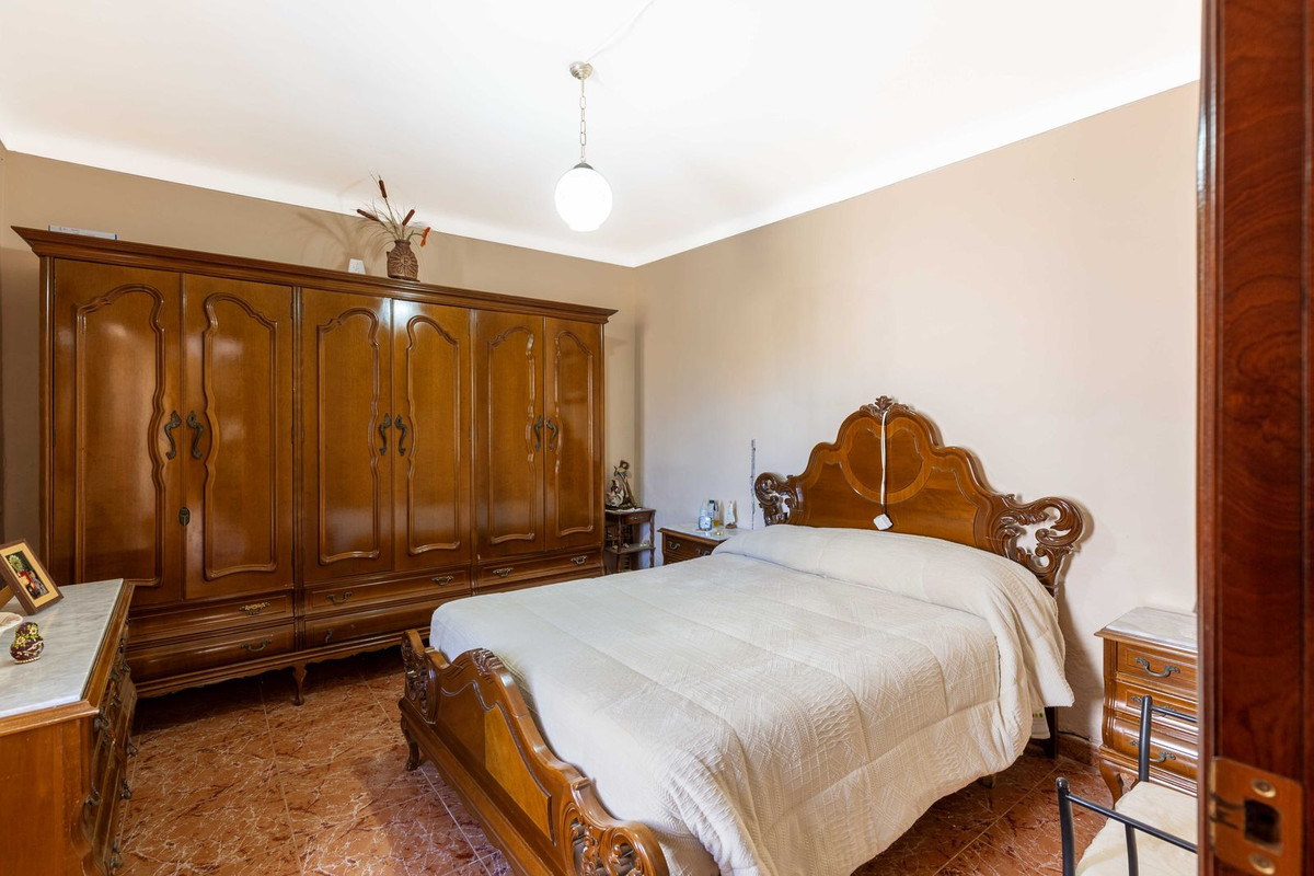 Huis te koop in Humilladero | 5 slaapkamers H5147128