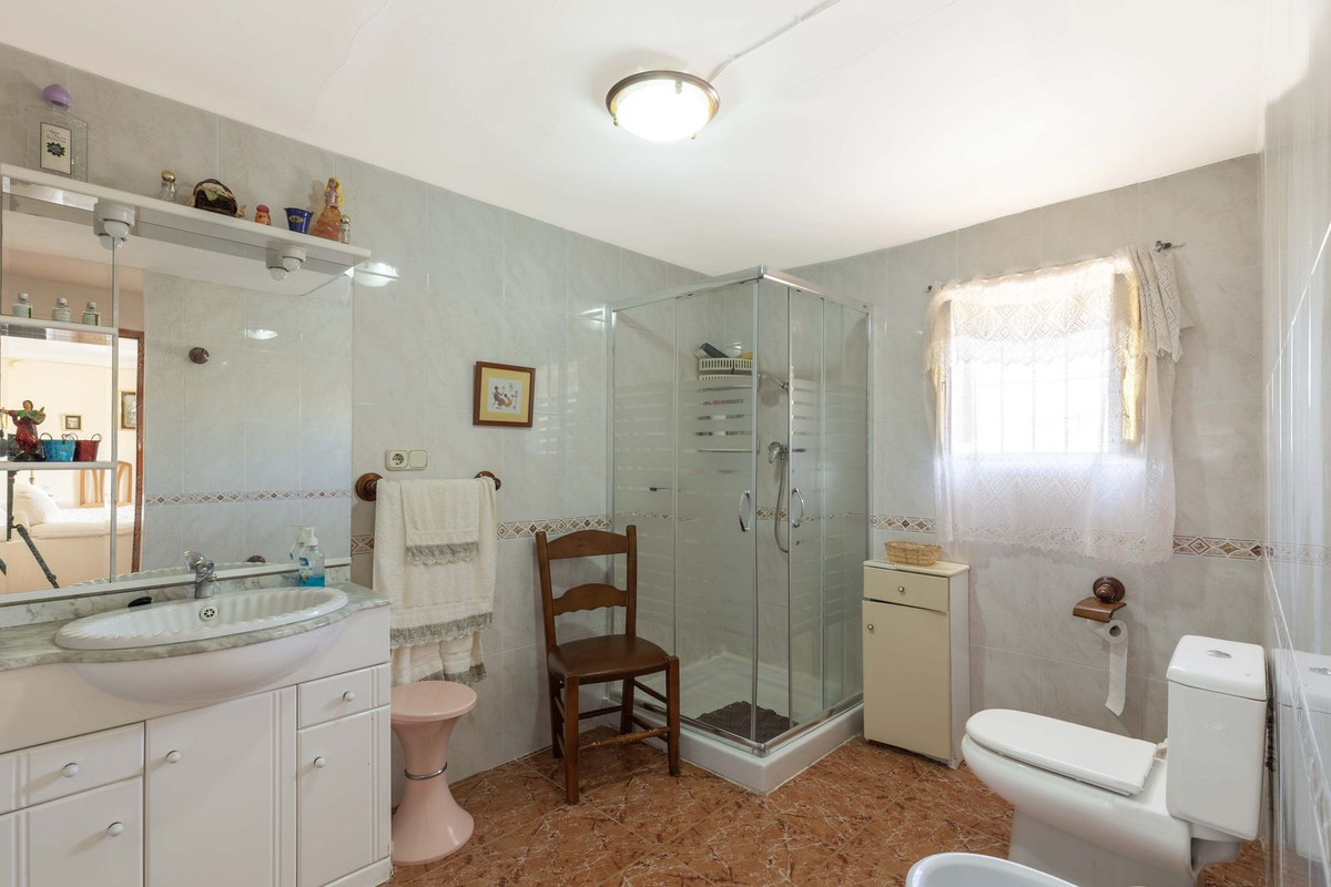 Huis te koop in Humilladero | 5 slaapkamers H5147128