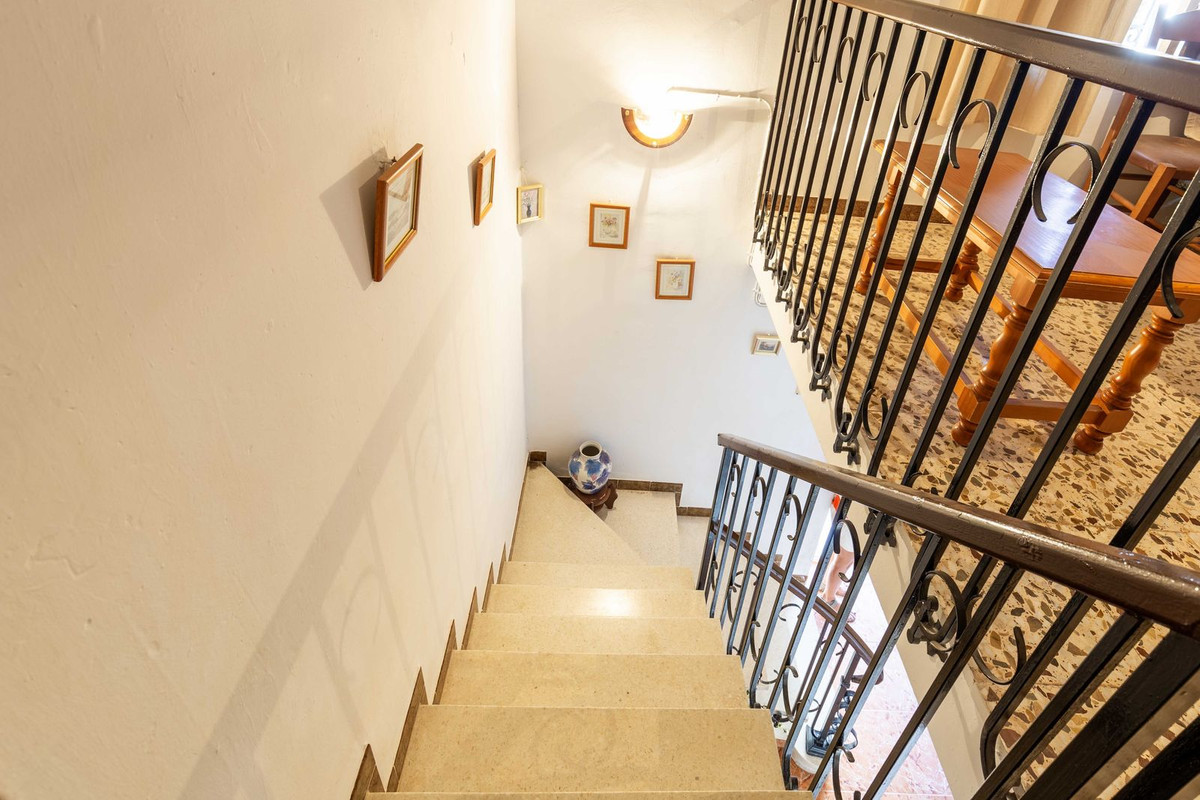 Huis te koop in Humilladero | 5 slaapkamers H5147128
