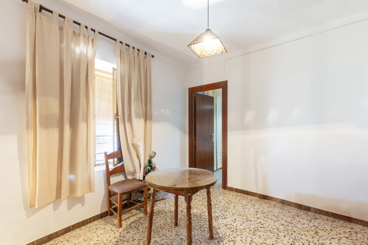 Huis te koop in Humilladero | 5 slaapkamers H5147128