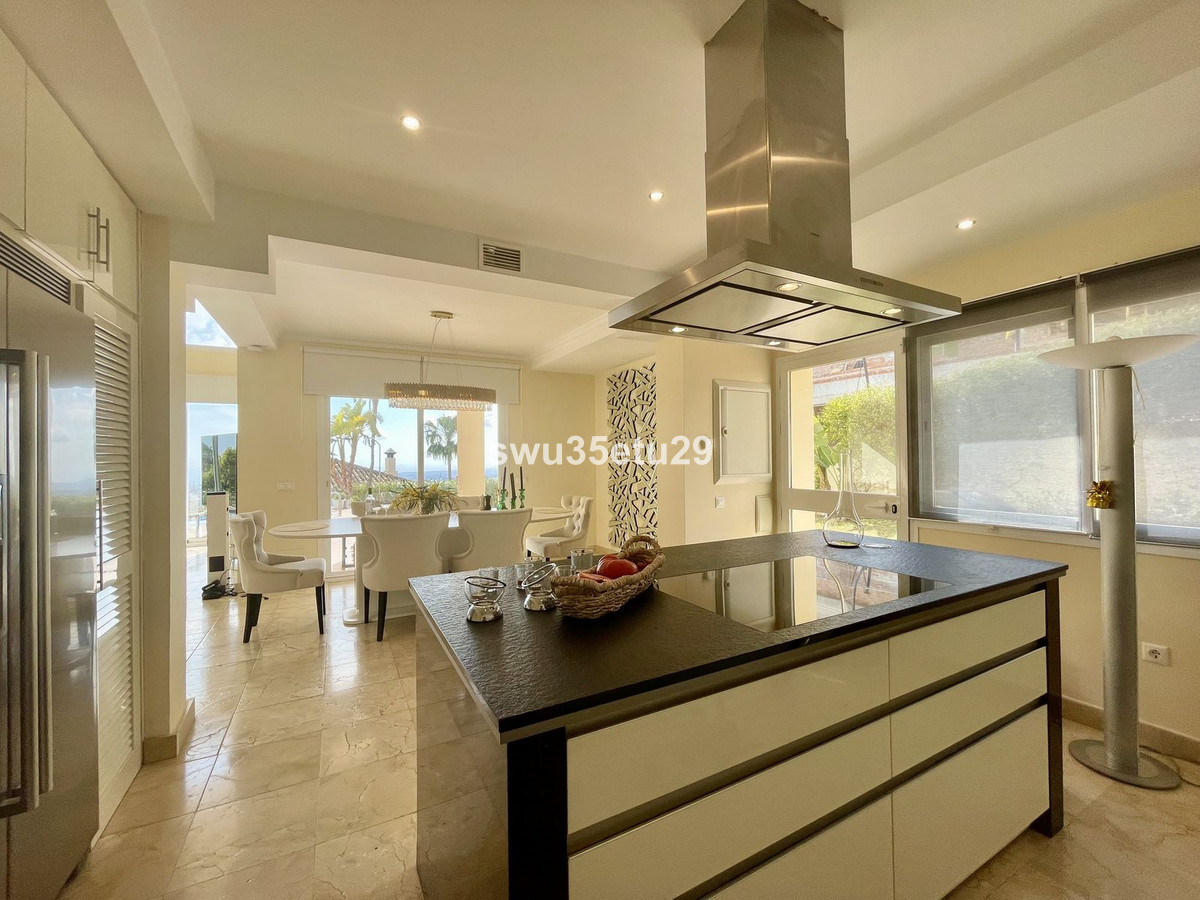 Vrijstaande Villa te koop in Istán | 3 slaapkamers H5048674