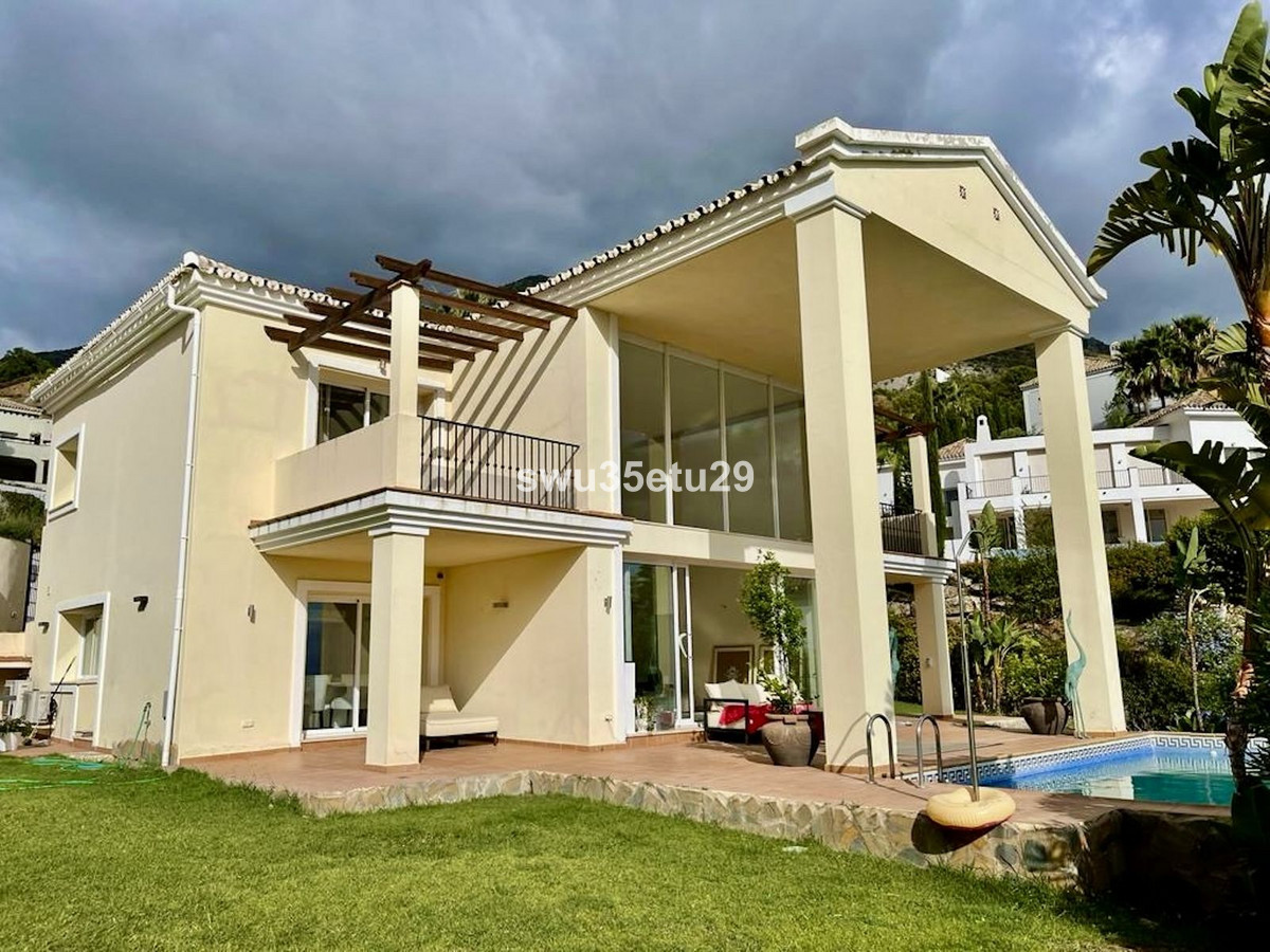 Vrijstaande Villa te koop in Istán | 3 slaapkamers H5048674