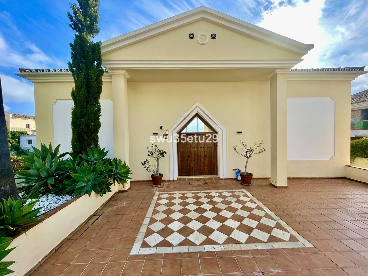 Vrijstaande Villa te koop in Istán | 3 slaapkamers H5048674