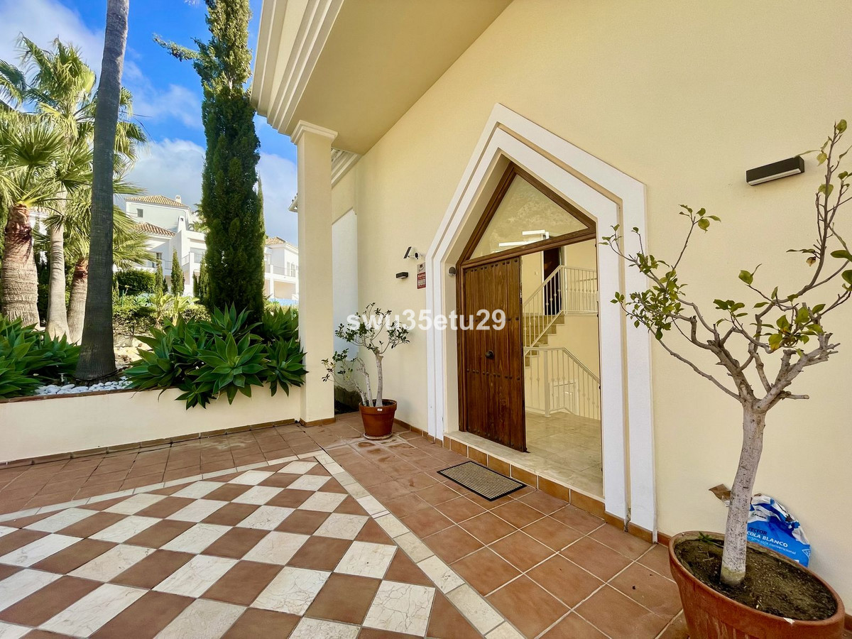 Vrijstaande Villa te koop in Istán | 3 slaapkamers H5048674