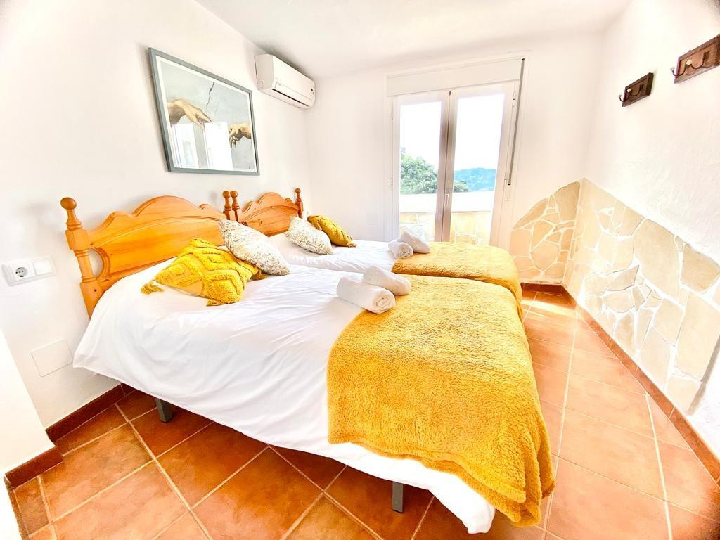 Geschakelde Woning te koop in Istán | 4 slaapkamers H5070118