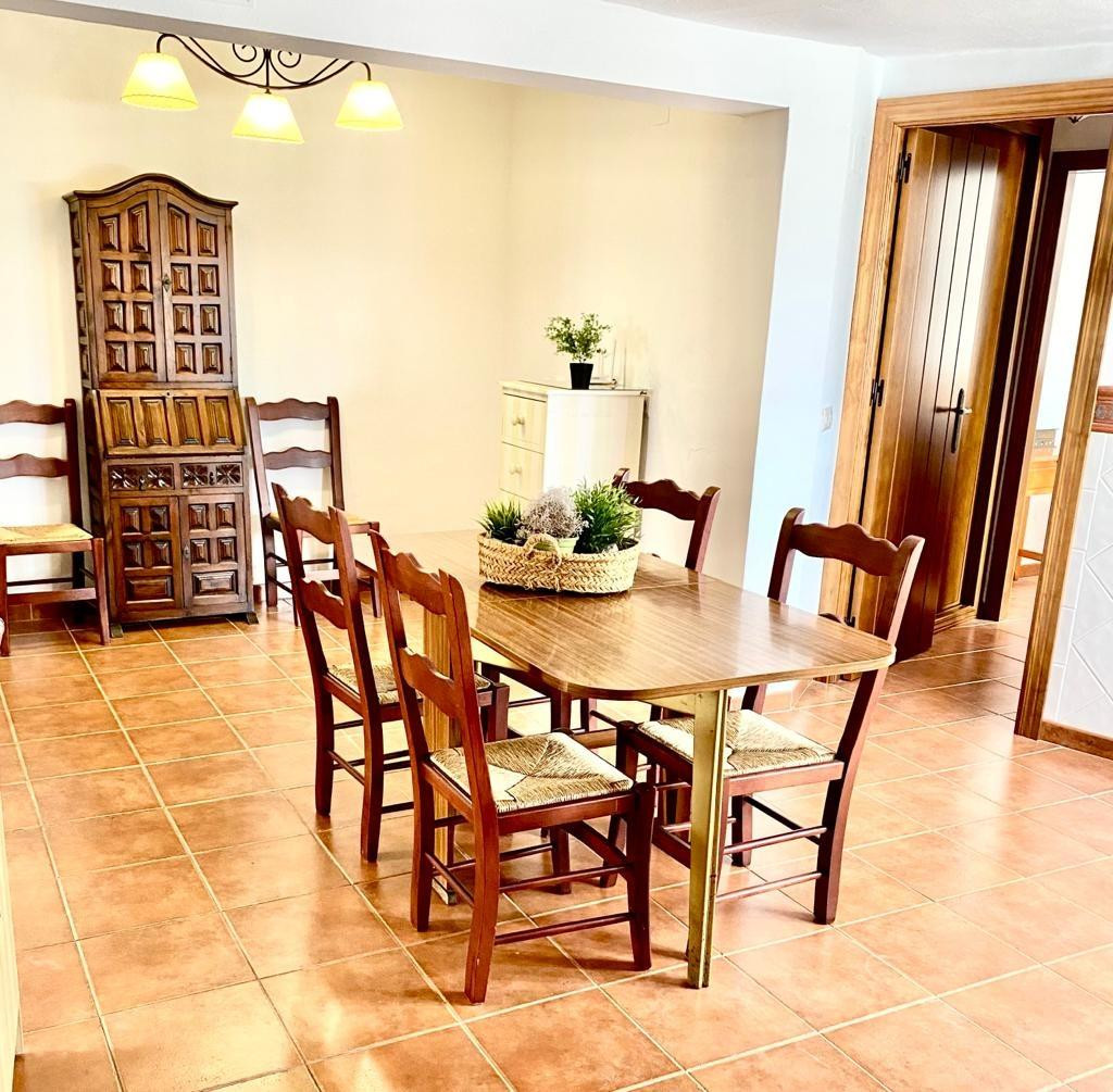 Geschakelde Woning te koop in Istán | 4 slaapkamers H5070118
