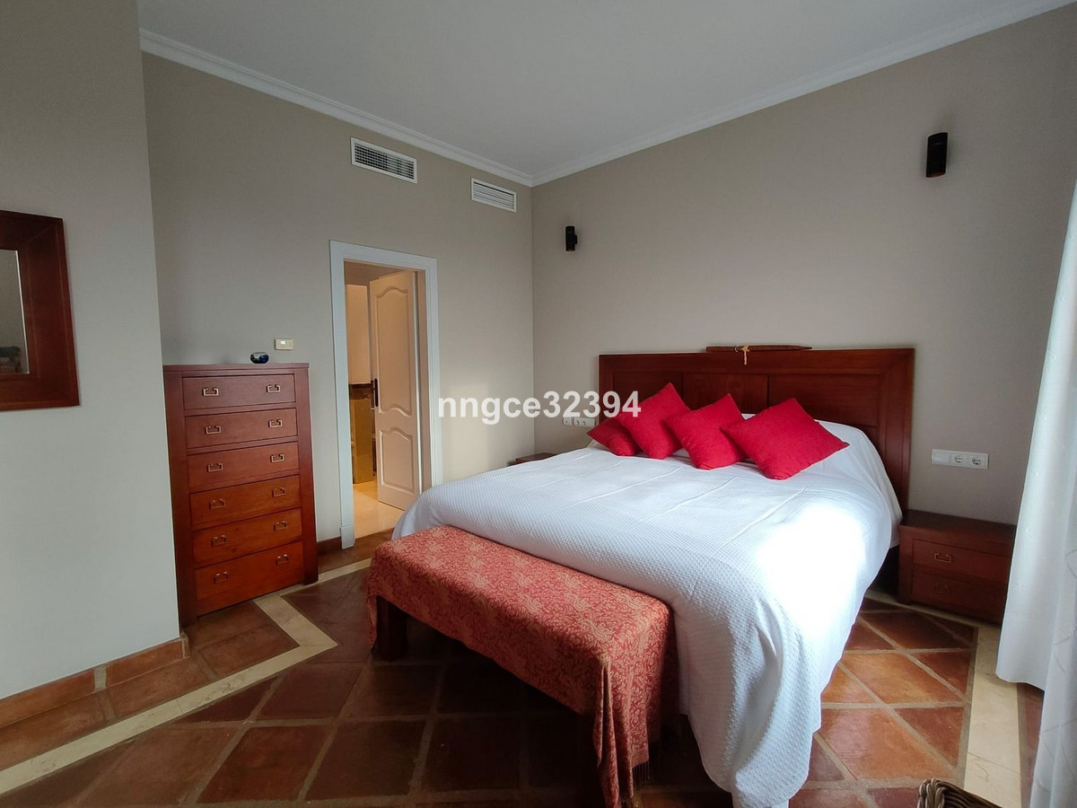 Vrijstaande Villa te koop in Istán | 3 slaapkamers H5106952