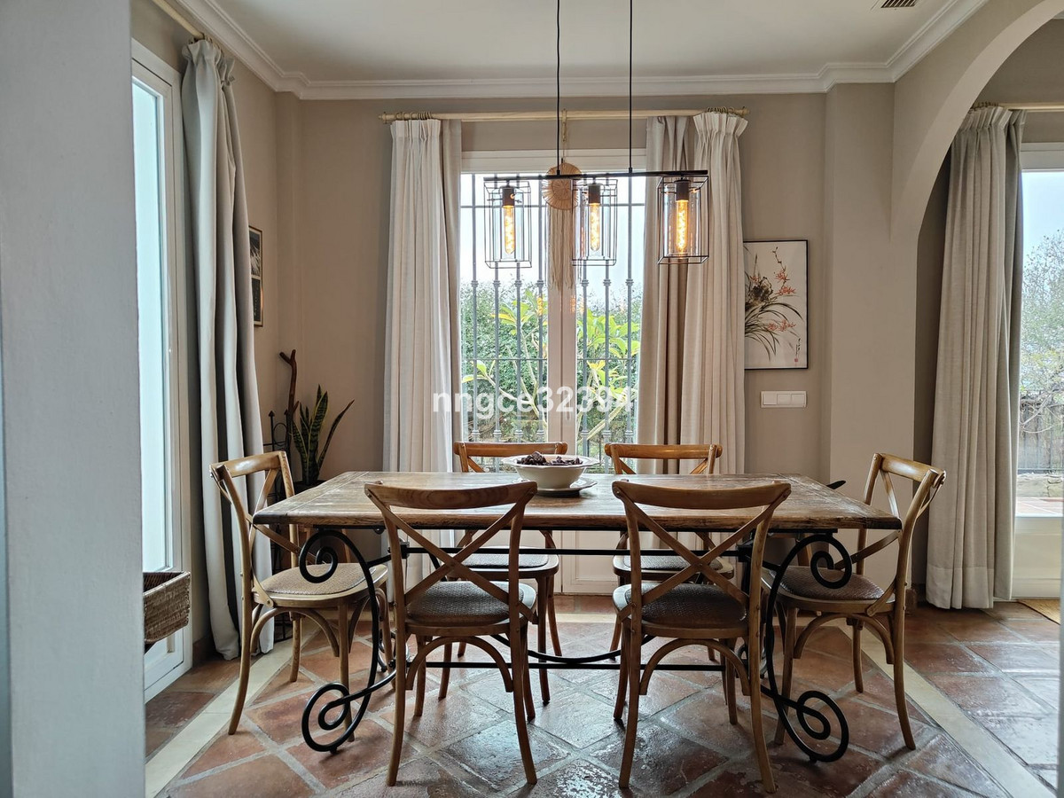 Vrijstaande Villa te koop in Istán | 3 slaapkamers H5106952
