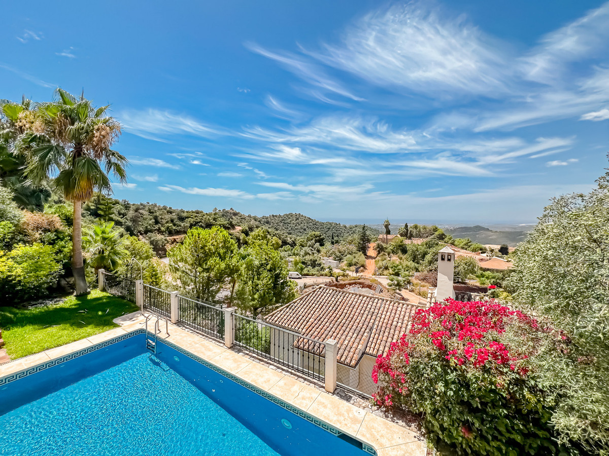 Vrijstaande Villa te koop in Istán | 2 slaapkamers H5113822